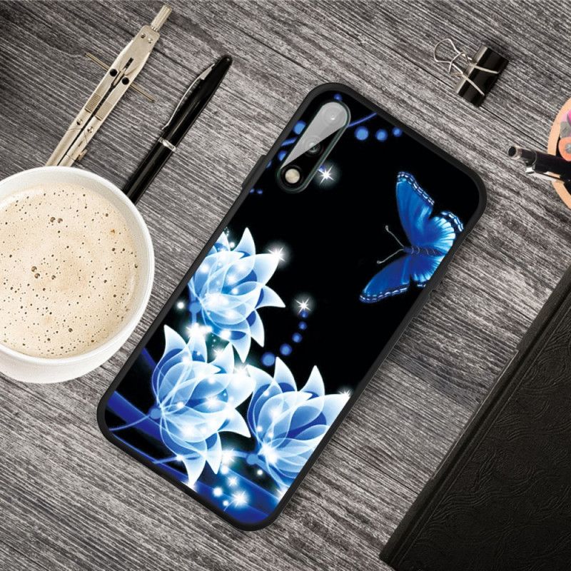 Cover Huawei P40 Lite E / Y7p Mobilcover Sommerfugl Og Blå Blomster